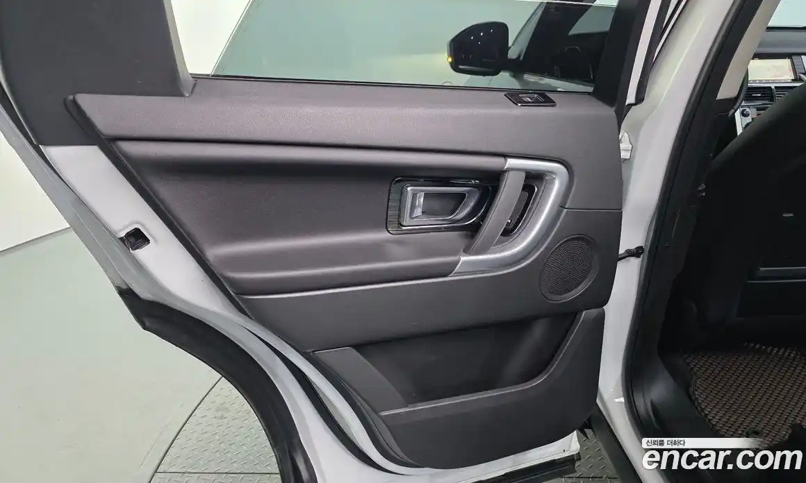 Land Rover Discovery Sport 2018 2.0 гидро в Москве № 1292965, фото 15