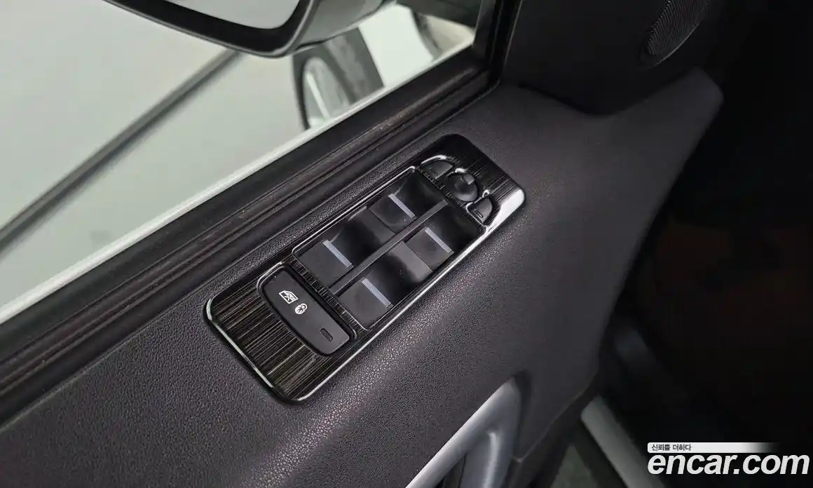 Land Rover Discovery Sport 2018 2.0 гидро в Москве № 1292965, фото 25
