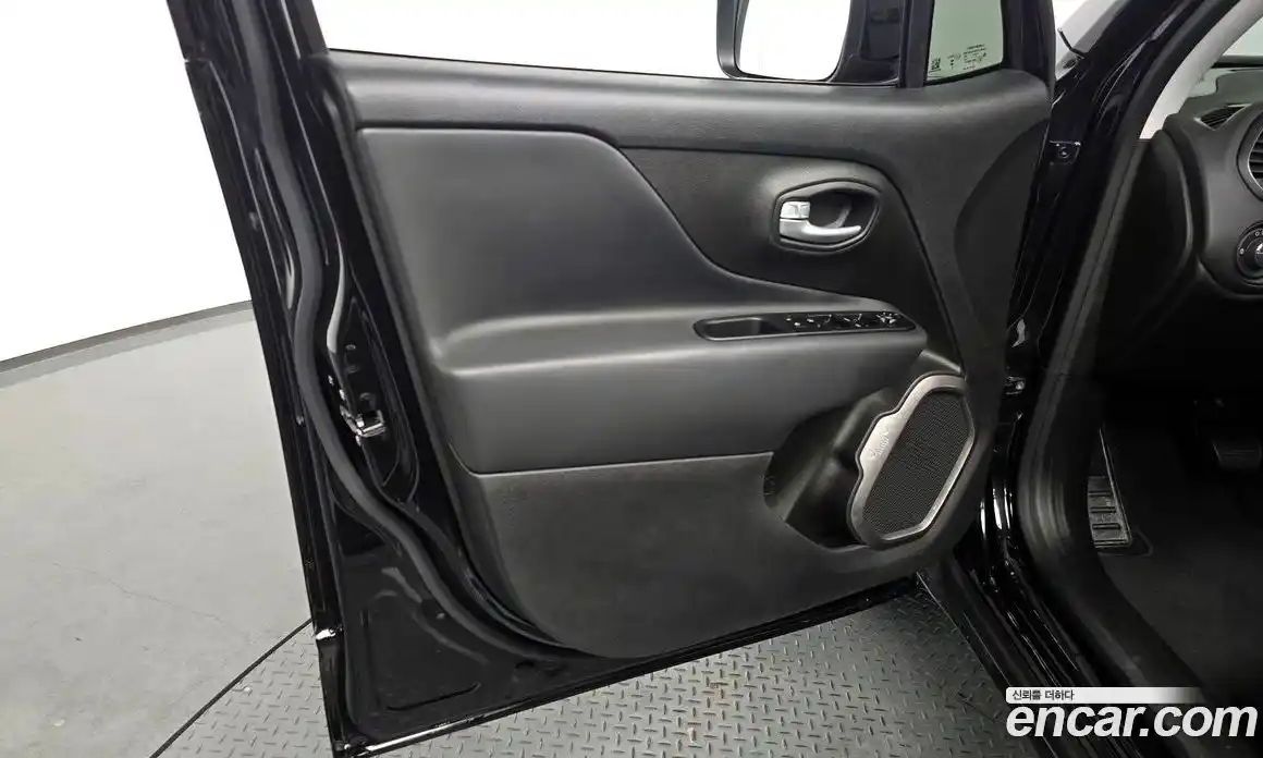 Jeep Renegade 2023 1.3 гидро в Москве № 1294128, фото 13