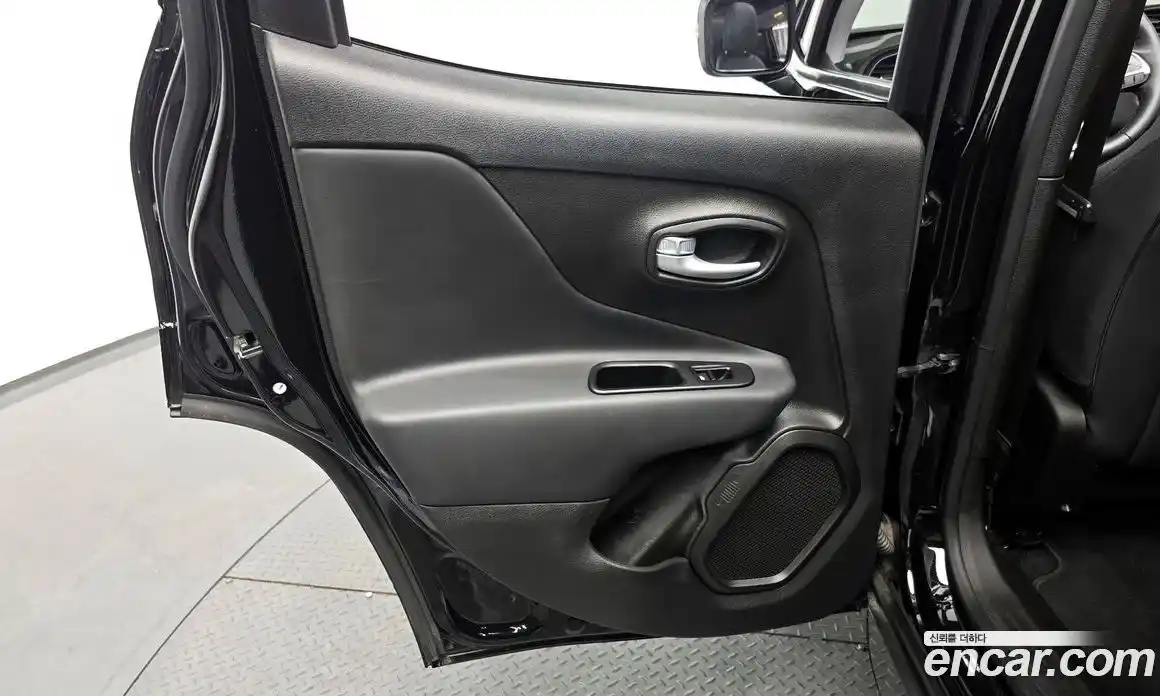Jeep Renegade 2023 1.3 гидро в Москве № 1294128, фото 14