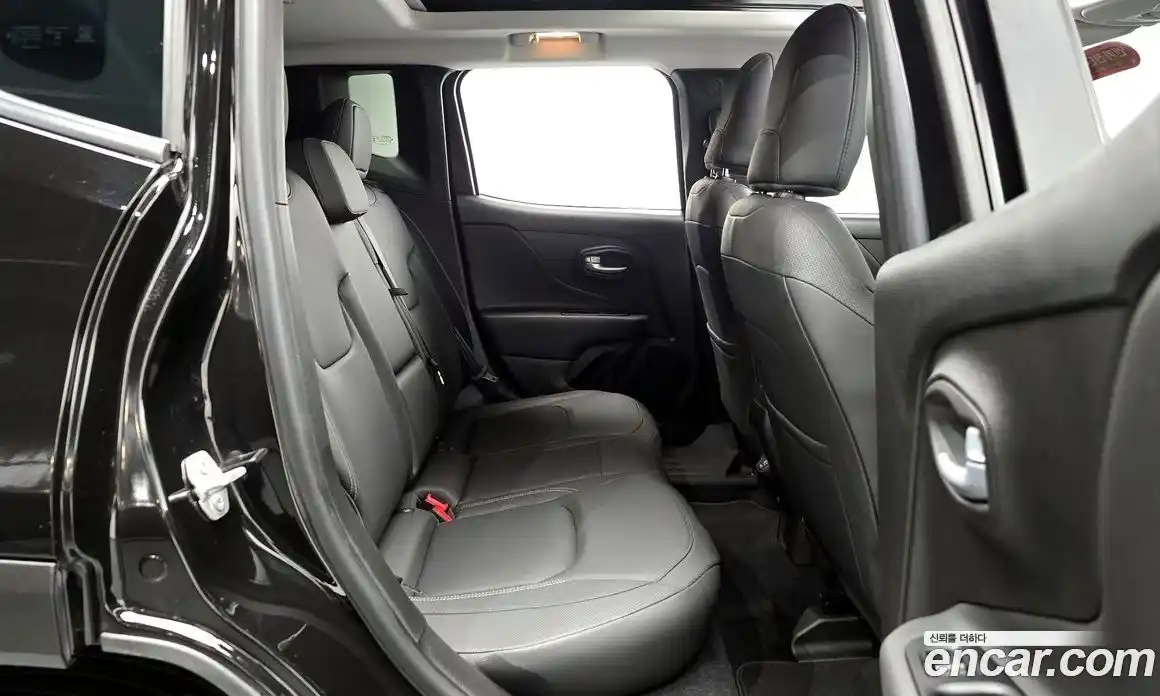 Jeep Renegade 2023 1.3 гидро в Москве № 1294128, фото 15