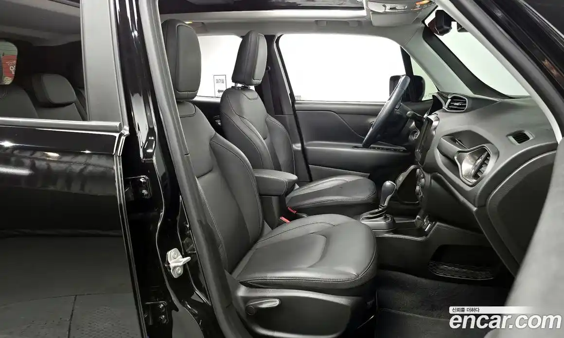 Jeep Renegade 2023 1.3 гидро в Москве № 1294128, фото 16