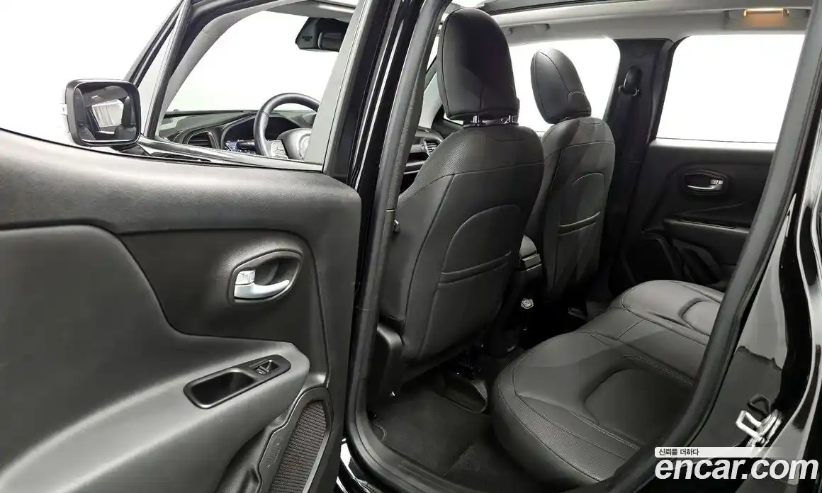 Jeep Renegade 2023 1.3 гидро в Москве № 1294128, фото 17