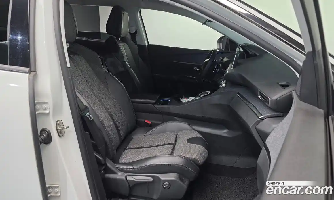 Peugeot 5008 2018 1.6 гидро в Москве, фото 13