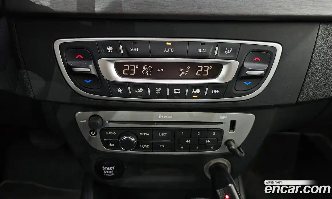 Renault SM3 2017 1.6 гидро в Москве № 1346670, фото 21