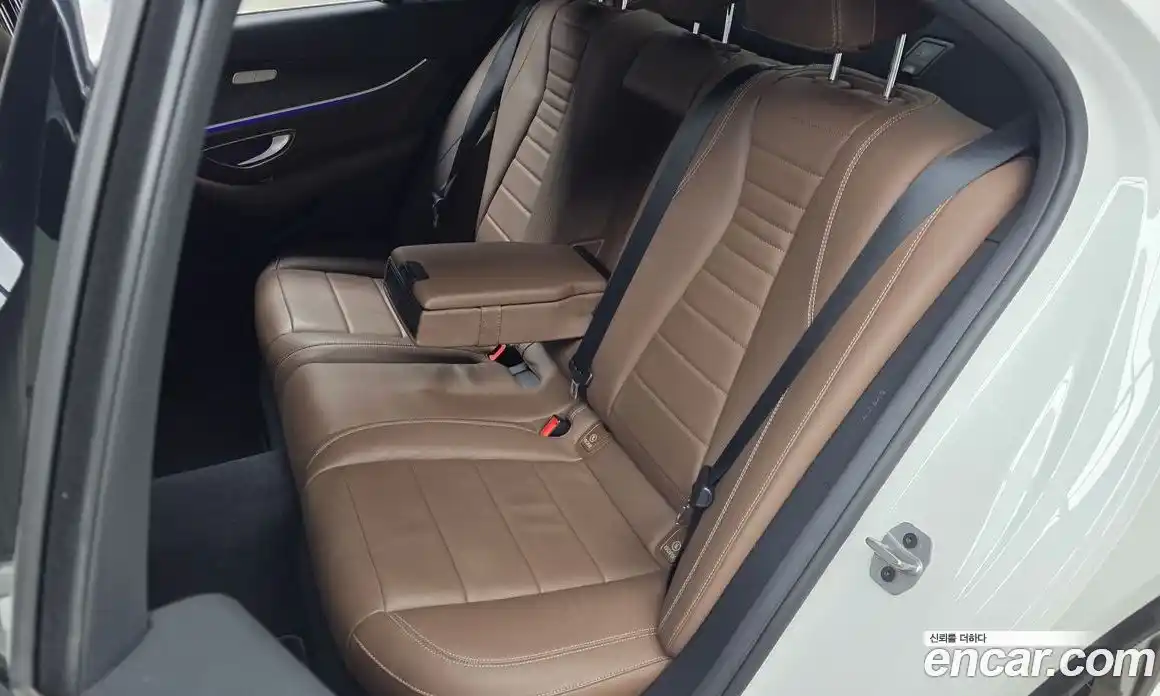 Mercedes-Benz E-Class 2022 2.0 гидро в Москве № 1348006, фото 16