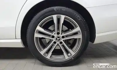Mercedes-Benz E-Class 2022 2.0 гидро в Москве № 1348006, миниатюра 7