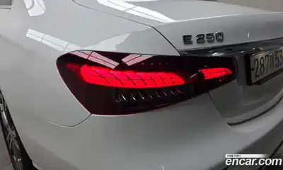 Mercedes-Benz E-Class 2022 2.0 гидро в Москве № 1348006, миниатюра 9
