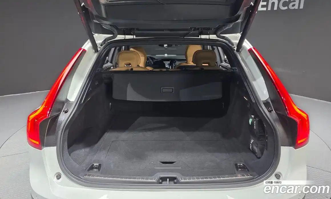 Volvo V90 2019 2.0 гидро в Москве № 1404648, фото 30