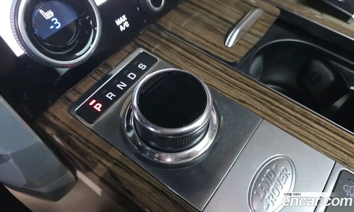 Land Rover Range-Rover 2018 4.4 гидро в Москве № 1405176, фото 12