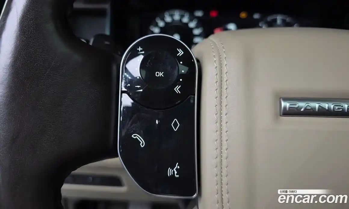 Land Rover Range-Rover 2018 4.4 гидро в Москве № 1405176, фото 29