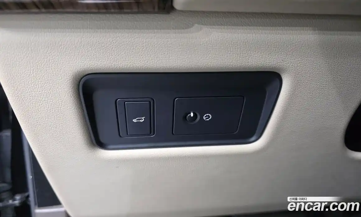 Land Rover Range-Rover 2018 4.4 гидро в Москве № 1405176, фото 33