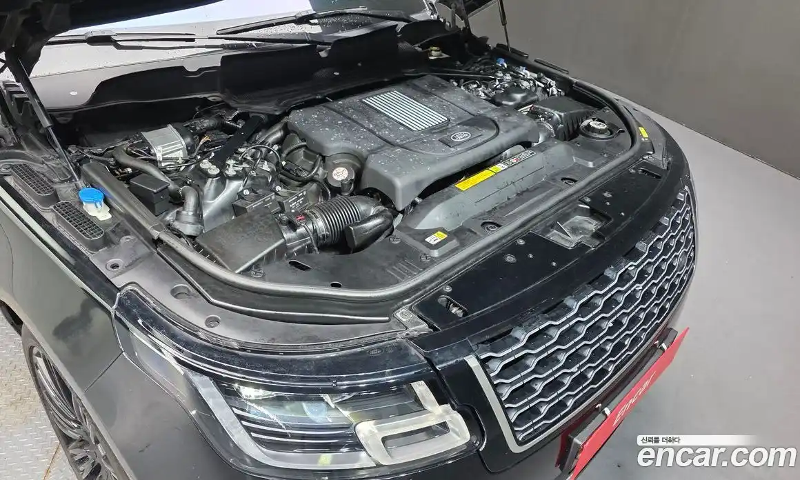 Land Rover Range-Rover 2018 4.4 гидро в Москве № 1405176, фото 6
