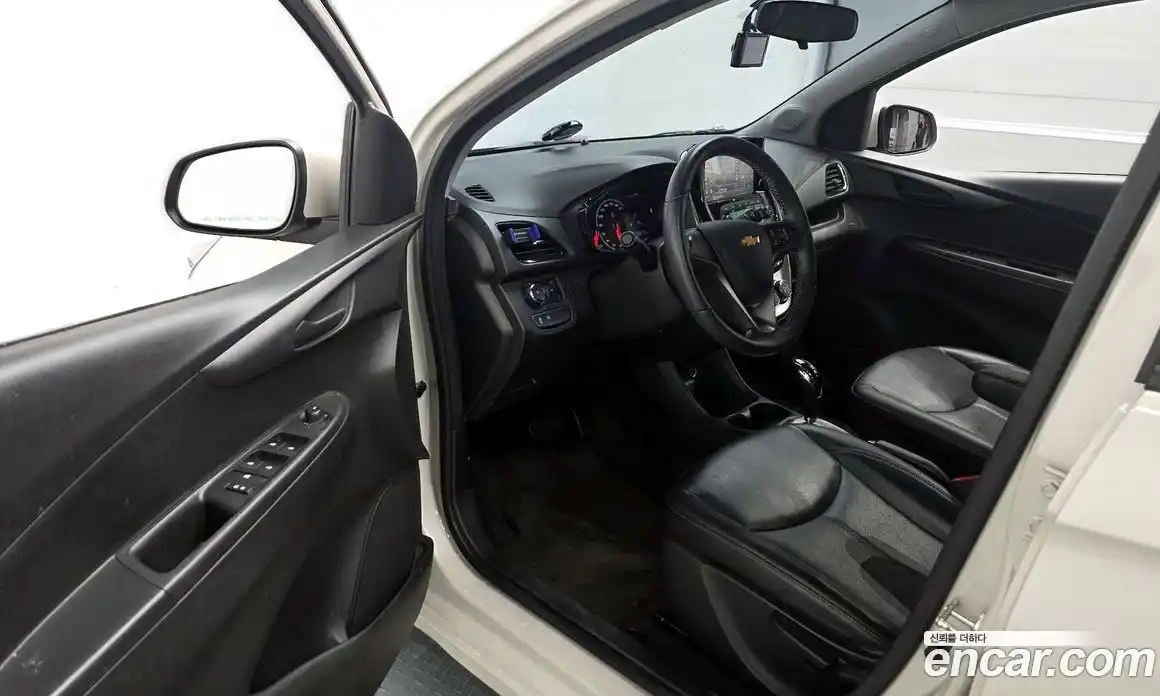 Chevrolet Spark 2016 1.0 гидро в Москве, фото 13