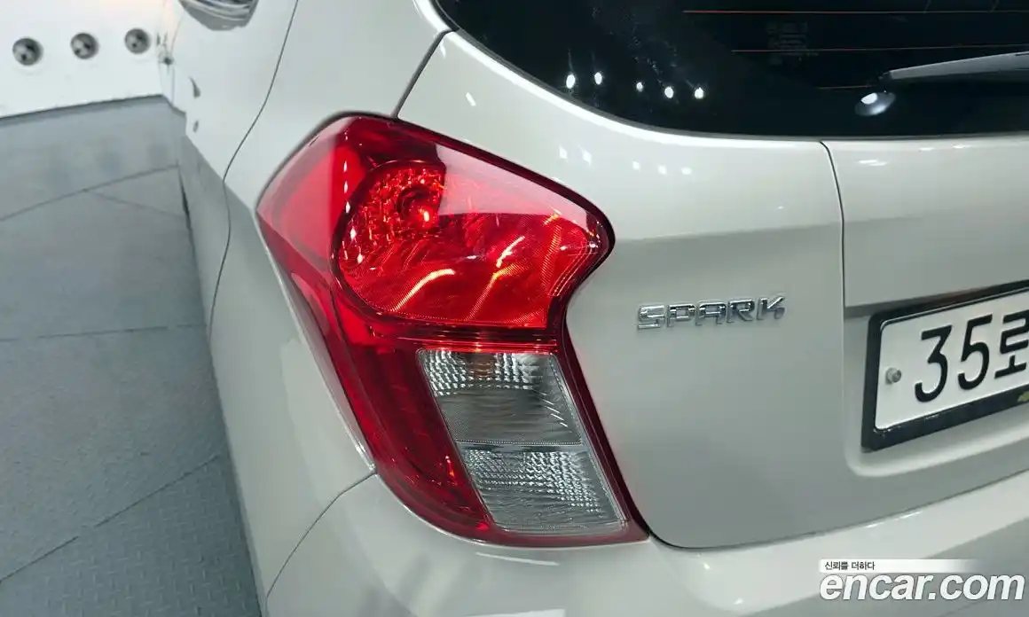 Chevrolet Spark 2016 1.0 гидро в Москве, фото 9