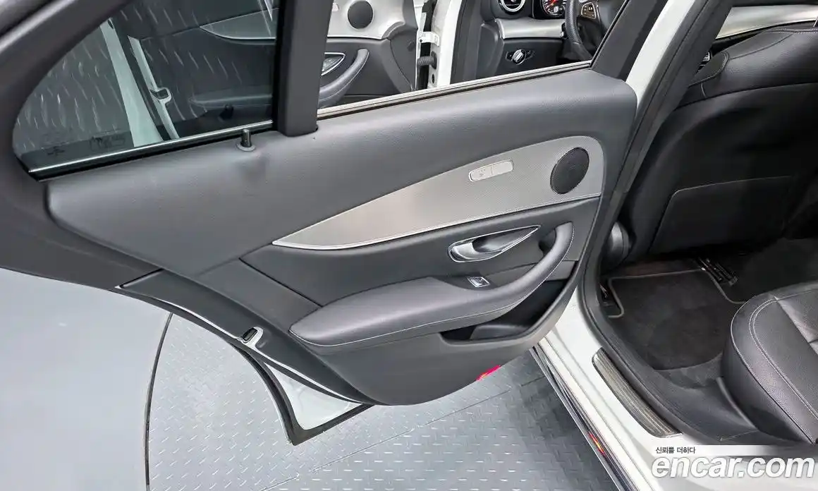 Mercedes-Benz E-Class 2018 2.0 гидро в Москве № 1421961, фото 15