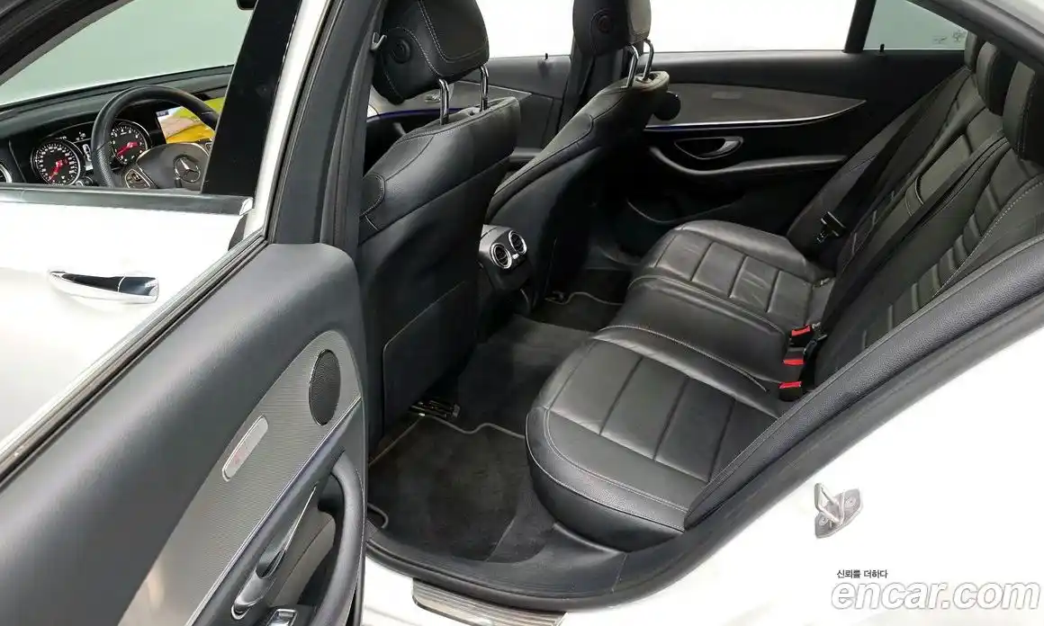 Mercedes-Benz E-Class 2018 2.0 гидро в Москве № 1421961, фото 16