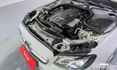 Mercedes-Benz E-Class 2018 2.0 гидро в Москве № 1421961, миниатюра 6