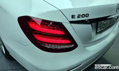 Mercedes-Benz E-Class 2018 2.0 гидро в Москве № 1421961, миниатюра 9