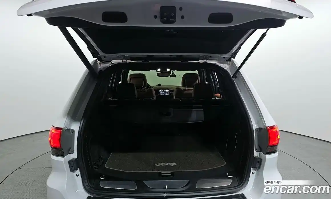 Jeep Cherokee 2021 3.6 гидро в Москве № 1424362, фото 26
