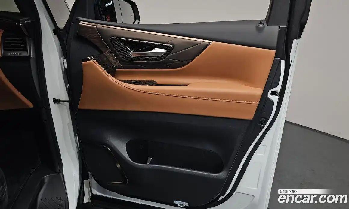 Toyota Alphard 2024 2.5 гидро в Москве № 1424455, фото 14