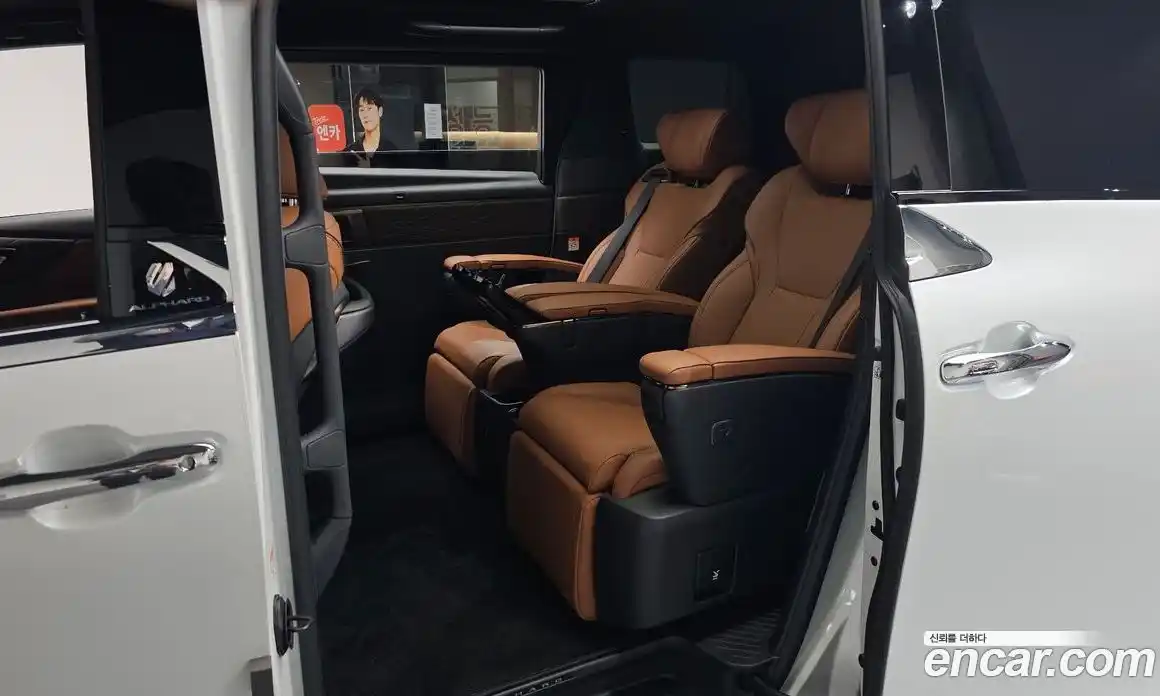 Toyota Alphard 2024 2.5 гидро в Москве № 1424455, фото 16
