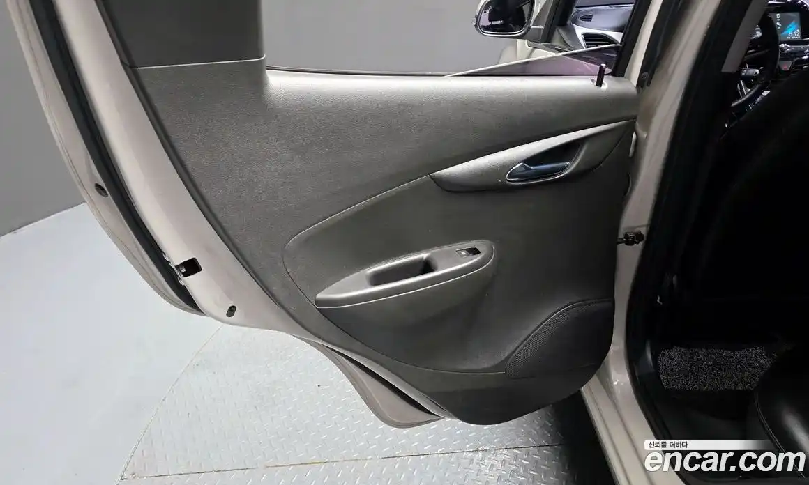 Chevrolet Spark 2016 1.0 гидро в Москве, фото 15