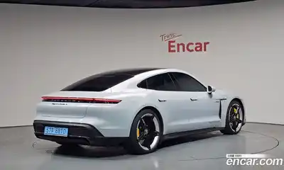 Porsche Taycan, 2023