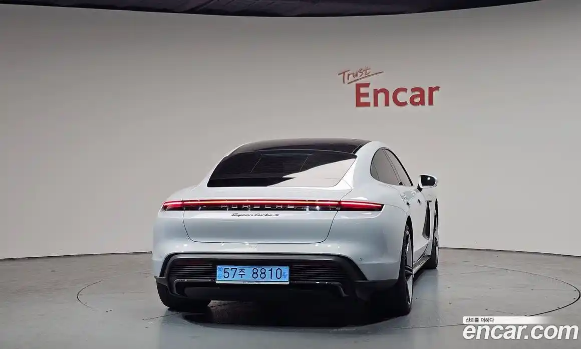 Porsche Taycan 2023 0.1 гидро в Москве № 1547109, фото 3
