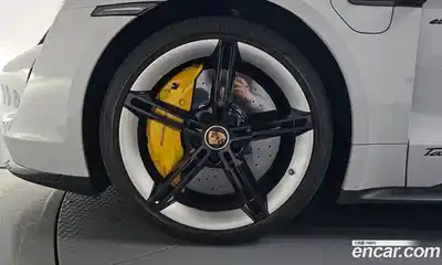 Porsche Taycan 2023 0.1 гидро в Москве № 1547109, миниатюра 4