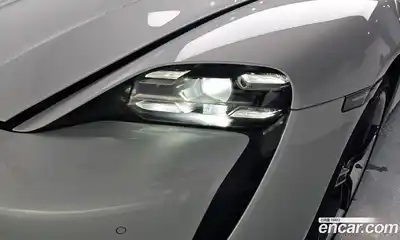 Porsche Taycan 2023 0.1 гидро в Москве № 1547109, миниатюра 7