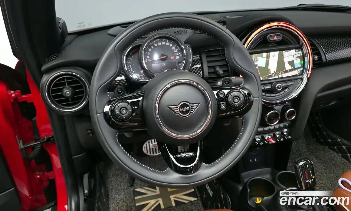 Mini Cooper Convertible 2020 2.0 гидро в Москве № 1548006, фото 18
