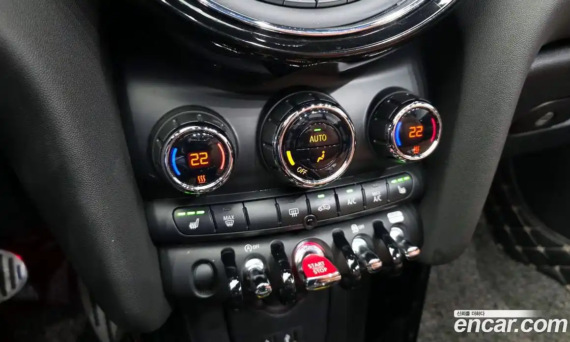 Mini Cooper Convertible 2020 2.0 гидро в Москве № 1548006, фото 21