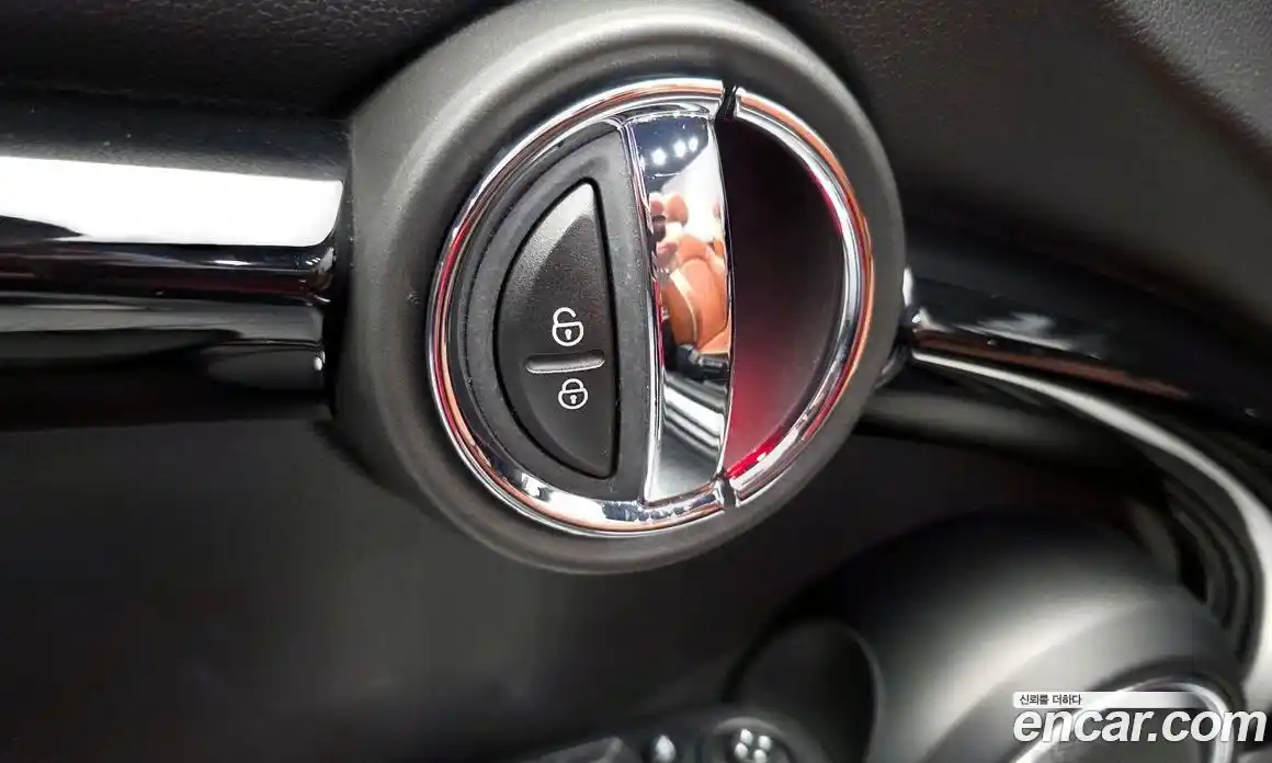Mini Cooper Convertible 2020 2.0 гидро в Москве № 1548006, фото 27