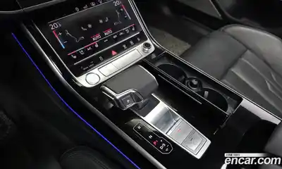 Audi A8 2020 3.0 гидро в Москве № 1617973, миниатюра 12