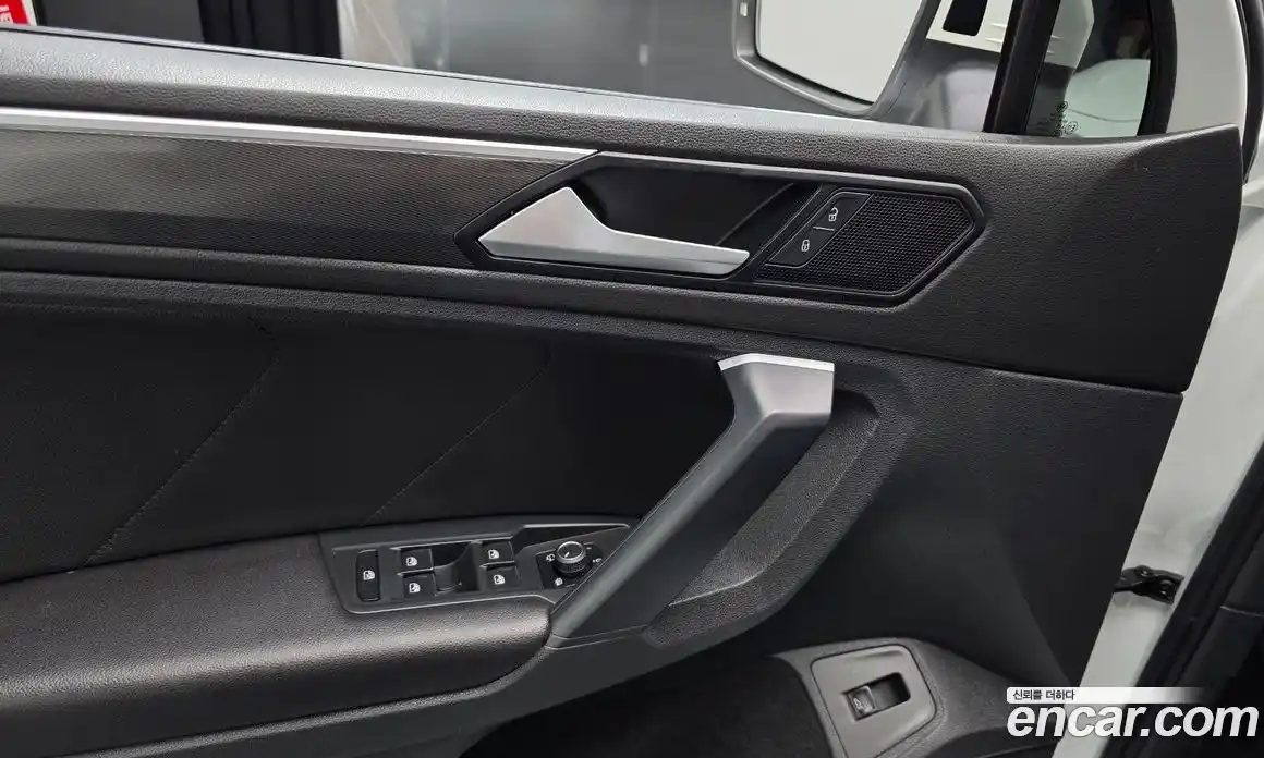 Volkswagen Tiguan 2020 2.0 гидро в Москве № 1623096, фото 30