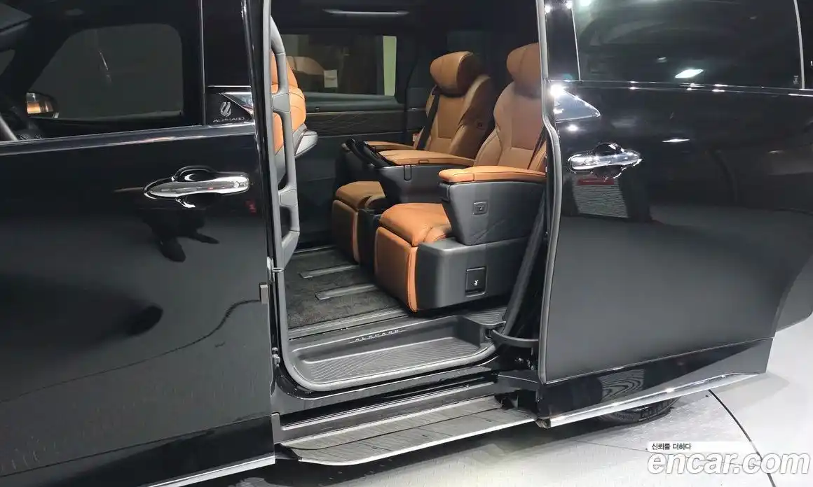 Toyota Alphard 2024 2.5 гидро в Москве № 1624304, фото 16