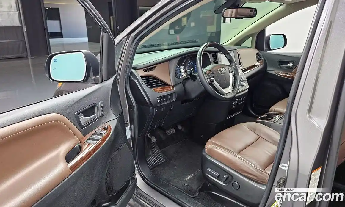 Toyota Sienna 2018 3.5 гидро в Москве № 1624411, фото 13