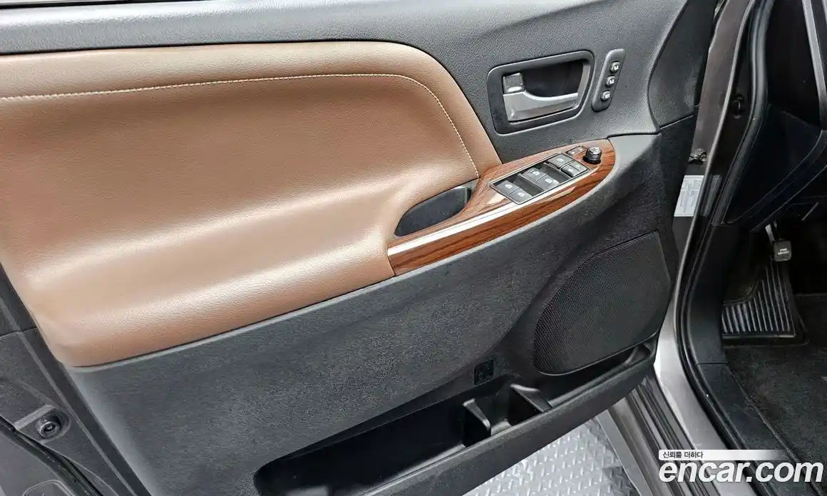 Toyota Sienna 2018 3.5 гидро в Москве № 1624411, фото 14