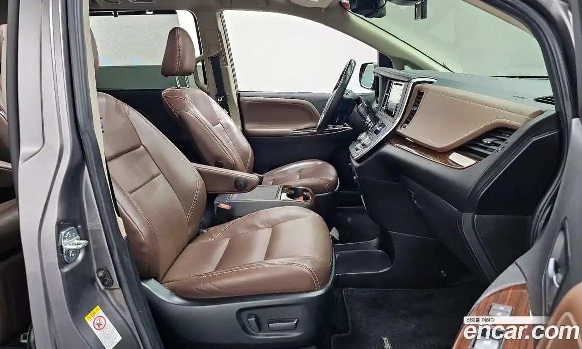 Toyota Sienna 2018 3.5 гидро в Москве № 1624411, фото 17