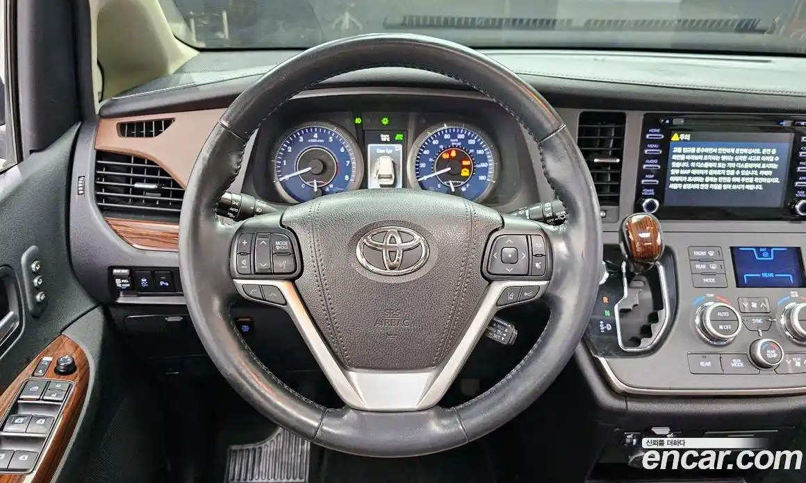 Toyota Sienna 2018 3.5 гидро в Москве № 1624411, фото 19