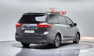 Toyota Sienna 2018 3.5 гидро в Москве № 1624411, миниатюра 2