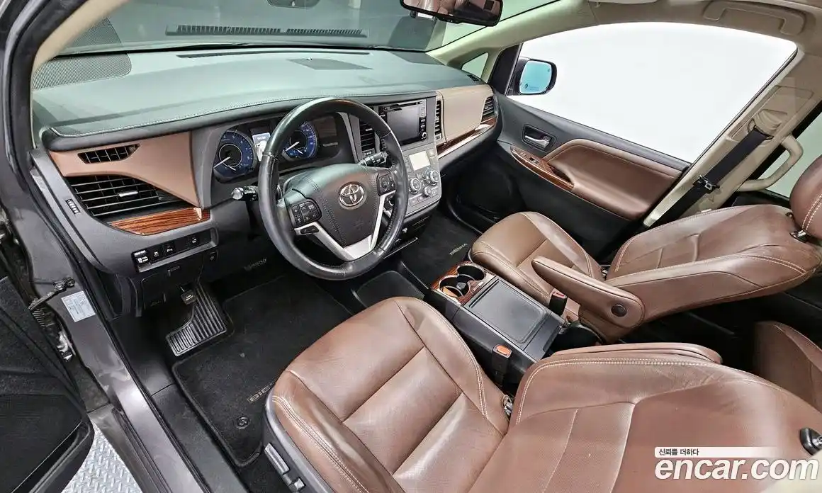 Toyota Sienna 2018 3.5 гидро в Москве № 1624411, фото 28