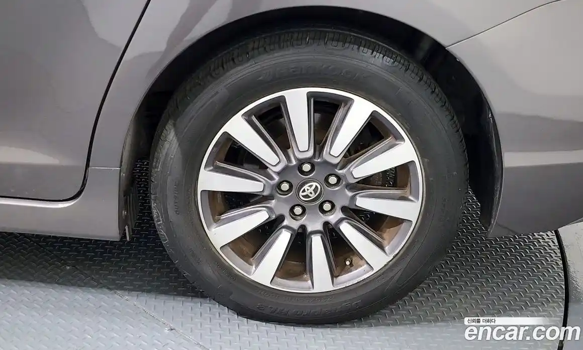 Toyota Sienna 2018 3.5 гидро в Москве № 1624411, фото 7