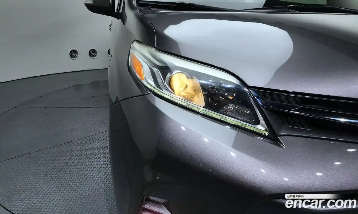 Toyota Sienna 2018 3.5 гидро в Москве № 1624411, фото 8
