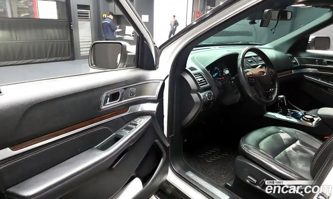 Ford Explorer 2018 2.3 гидро в Москве № 1625076, фото 13