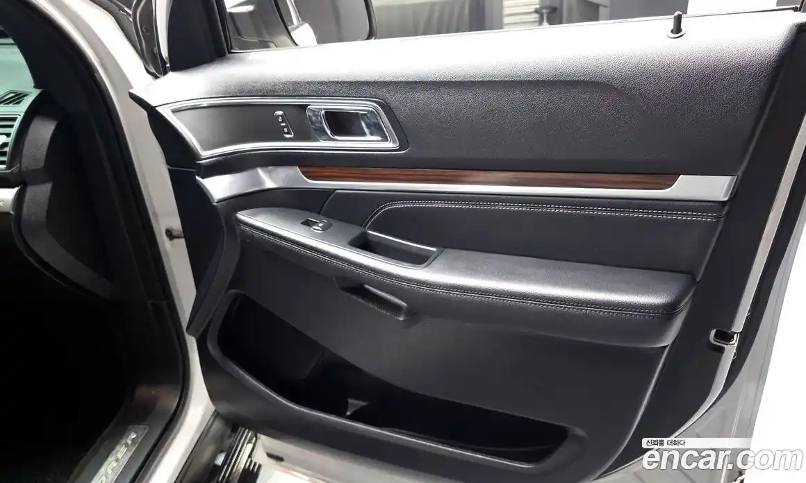 Ford Explorer 2018 2.3 гидро в Москве № 1625076, фото 14