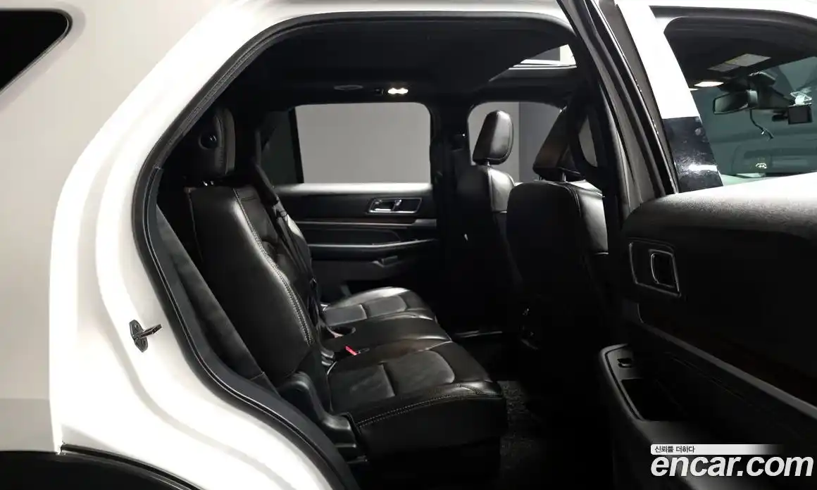 Ford Explorer 2018 2.3 гидро в Москве № 1625076, фото 17