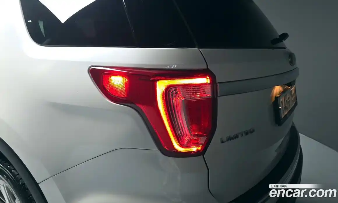 Ford Explorer 2018 2.3 гидро в Москве № 1625076, фото 9