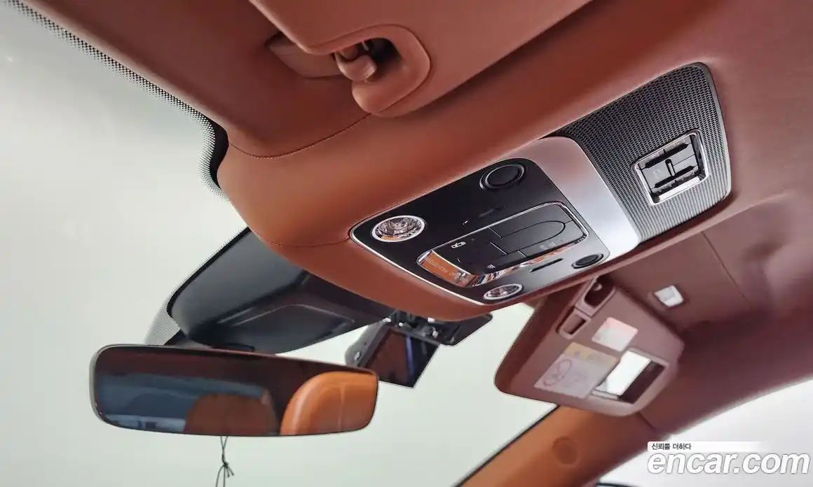 Bentley Flying Spur 2023 4.0 гидро, фото 27